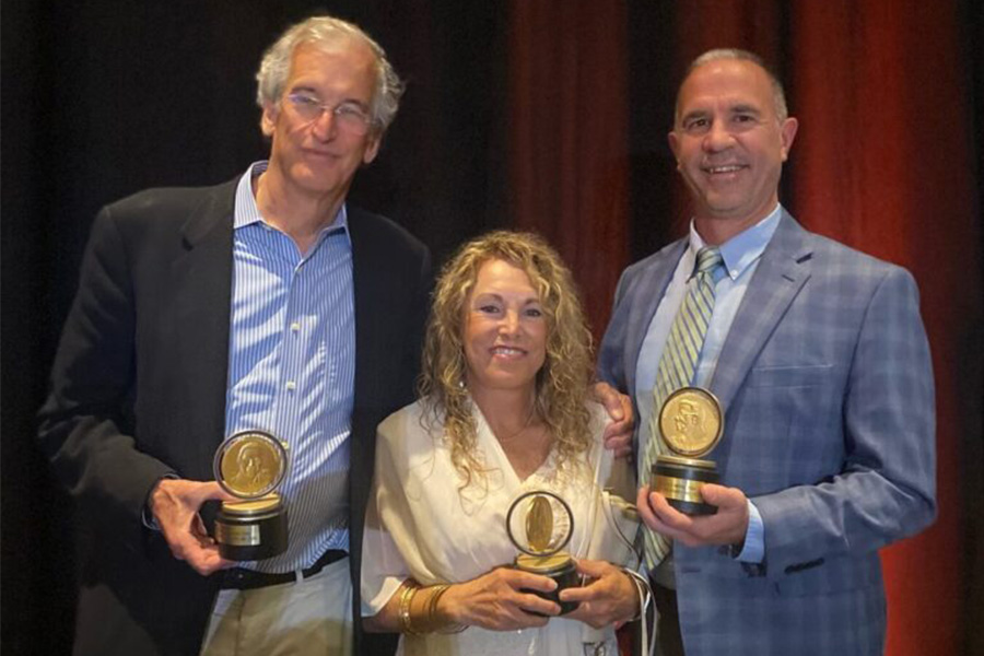 Perry Pickhardt receives Gold Medal from Society of Abdominal Radiology